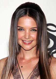 účes Katie Holmes - dlouhé vlasy účes Katie Holmes - dlouhé vlasy